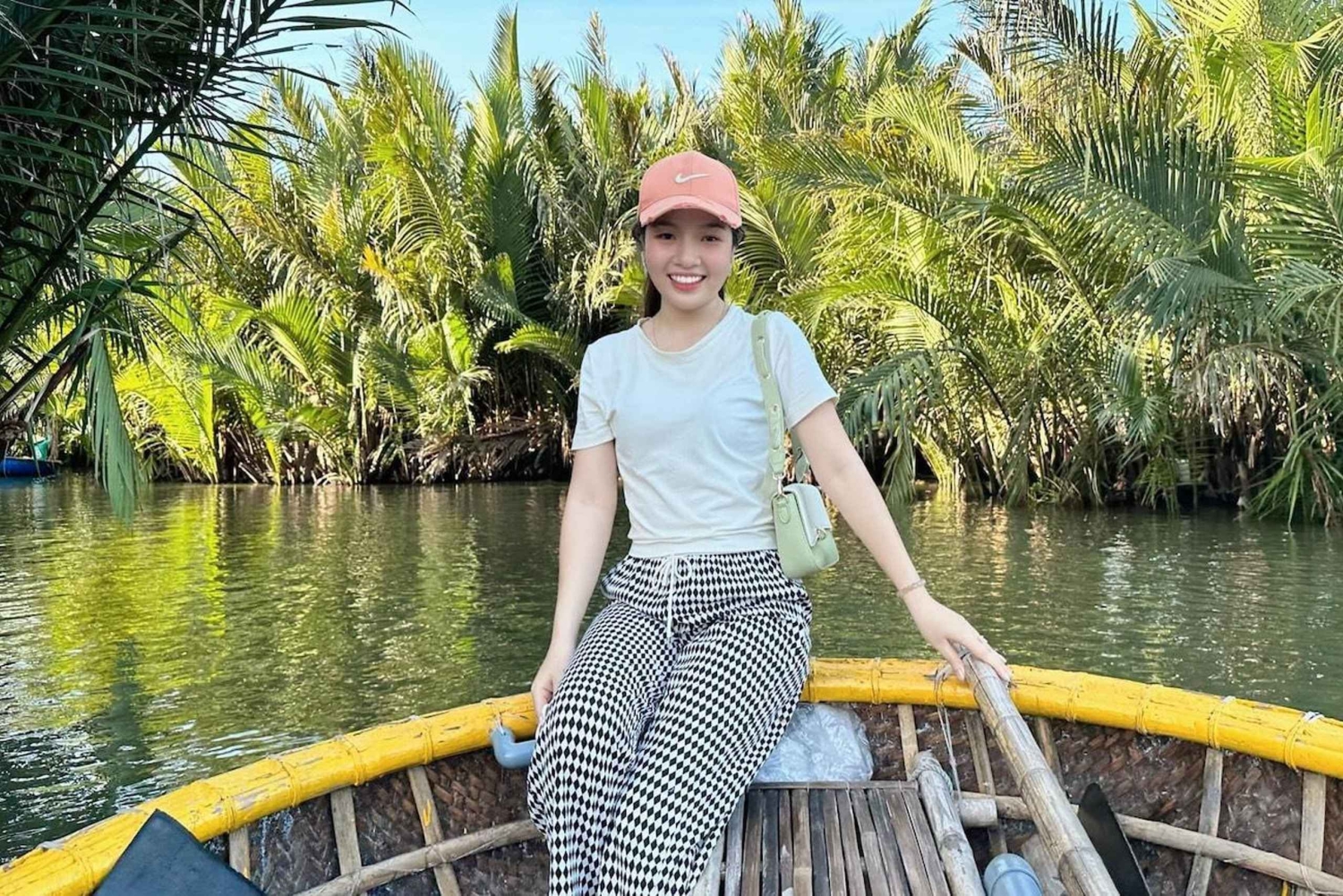 ダナン：ベイマウココナッツ村とホイアンを夜訪問いたします