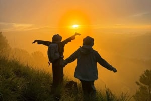 Dalat: Cloud Chasing Sunrise Hike with Pickup & Brunch