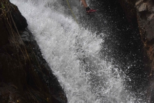 Dalat: ekstremalna przygoda z canyoningiem