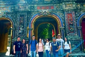 DaNang/Hoi An: Hue Citadel via Hai Van Pass Small Group Tour