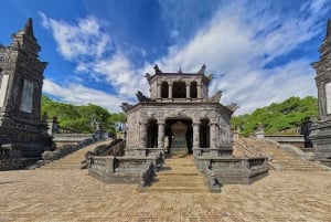 DaNang/Hoi An: Hue Citadel via Hai Van Pass Small Group Tour