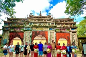 DaNang/Hoi An: Hue Citadel via Hai Van Pass Small Group Tour
