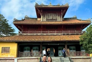 DaNang/Hoi An: Hue Citadel via Hai Van Pass Small Group Tour