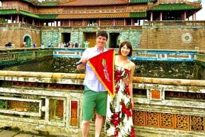 DaNang/Hoi An: Hue Citadel via Hai Van Pass Small Group Tour