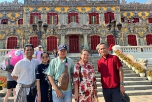 DaNang/Hoi An: Hue Citadel via Hai Van Pass Small Group Tour