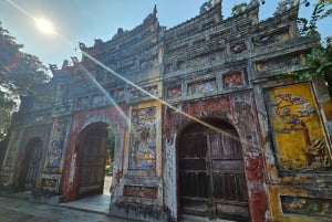 DaNang/Hoi An: Hue Citadel via Hai Van Pass Small Group Tour