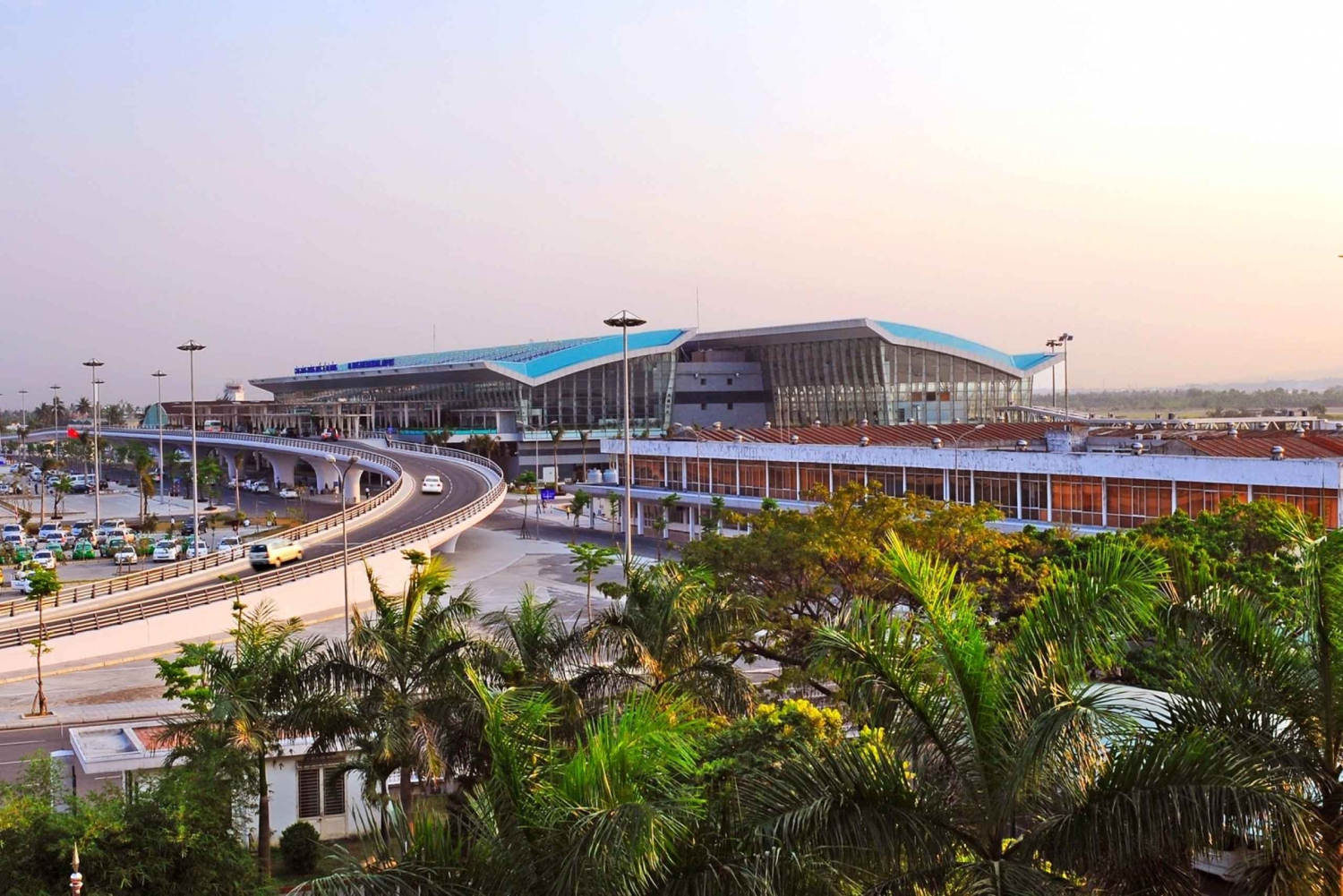 Danang International Airport to Da Nang - Private car
