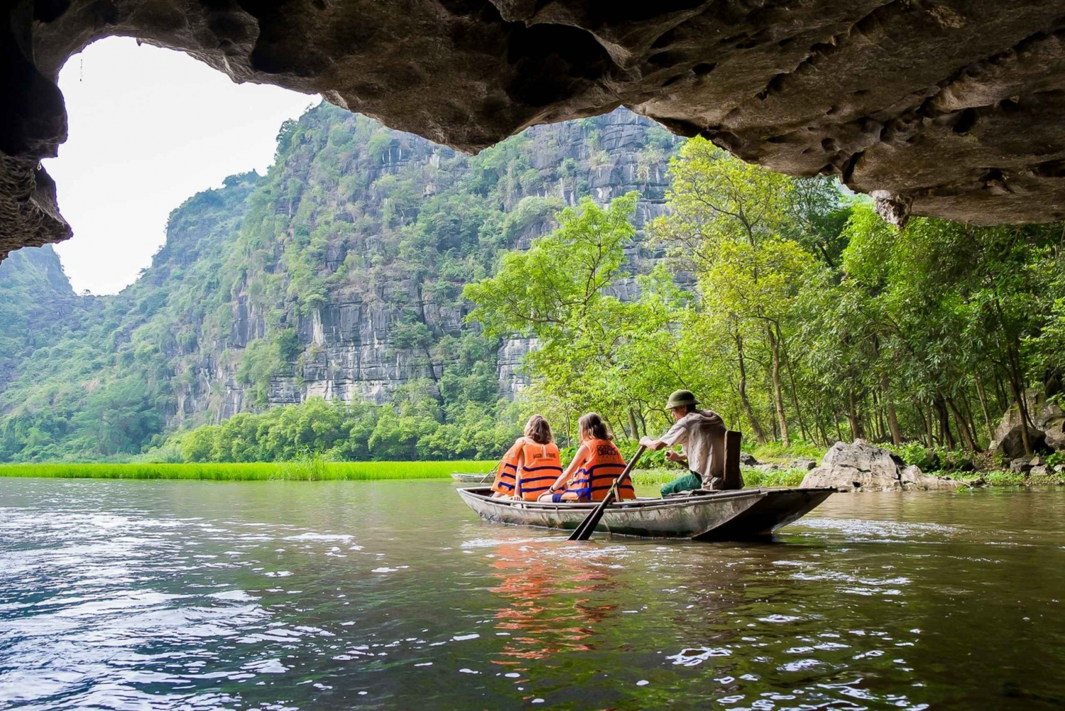Day Trip: Hoa Lu, Trang An, Mua Cave with Transfer