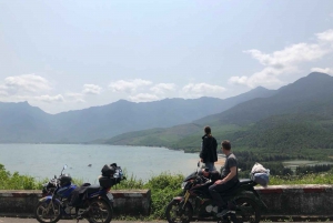 DAGSTUR MED MOTORSYKKEL I HAI VAN-PASSET
