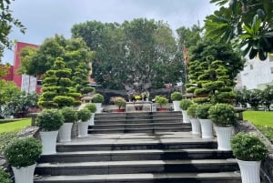 Odkryj lokalne atrakcje i kulturę Sajgonu na motocyklu