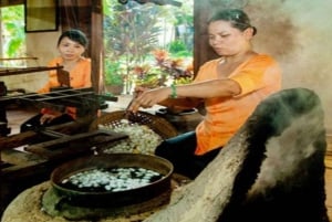 Entdecke die traditionelle Seidenverarbeitung im Seidendorf Hoi An