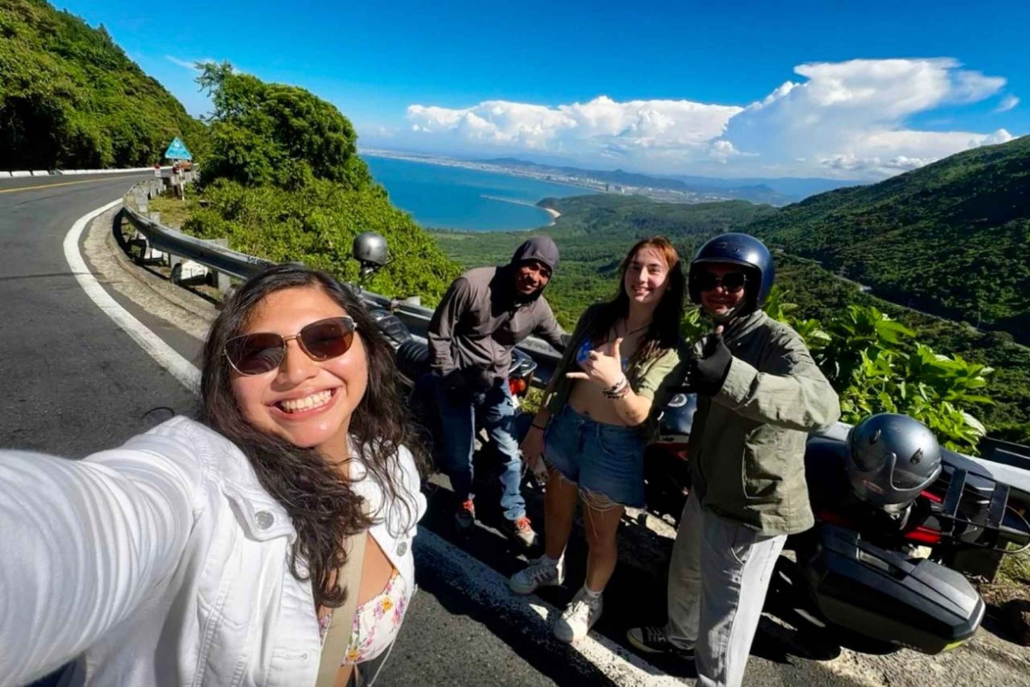 Passeio de mota Easy Rider pela passagem Hai Van: HoiAn/DaNang/Hue