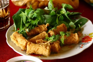 Evening Walking Food Tour: Food tasting and boat trip