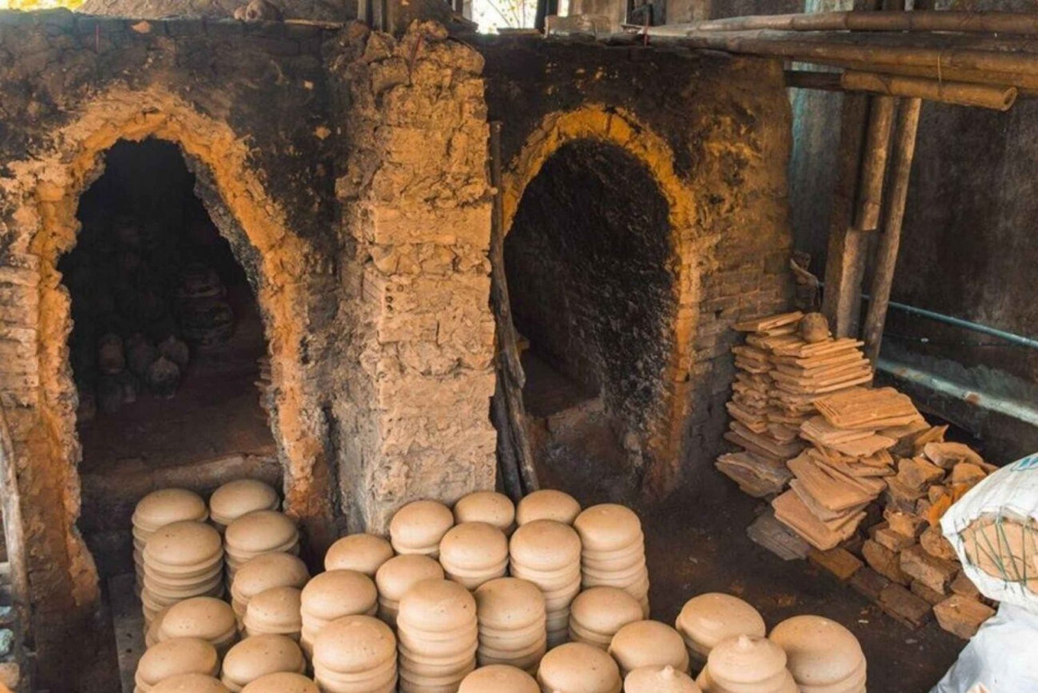 Villaggio di Thanh Ha: Laboratorio di ceramica con la gente del posto