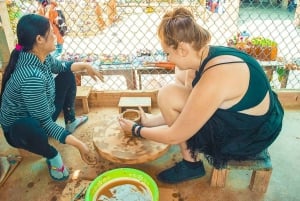 Vive la experiencia de hacer cerámica con un artesano local en una casa local