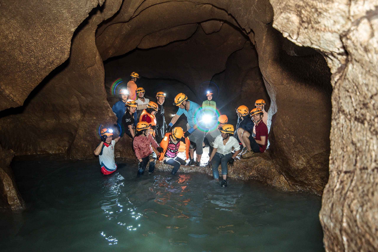 Cha Loi Cave: Private Tour with Vietnamese Lunch from Hue