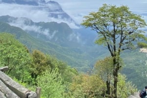 Explora las maravillas naturales de Sa Pa en coche: tour de medio día