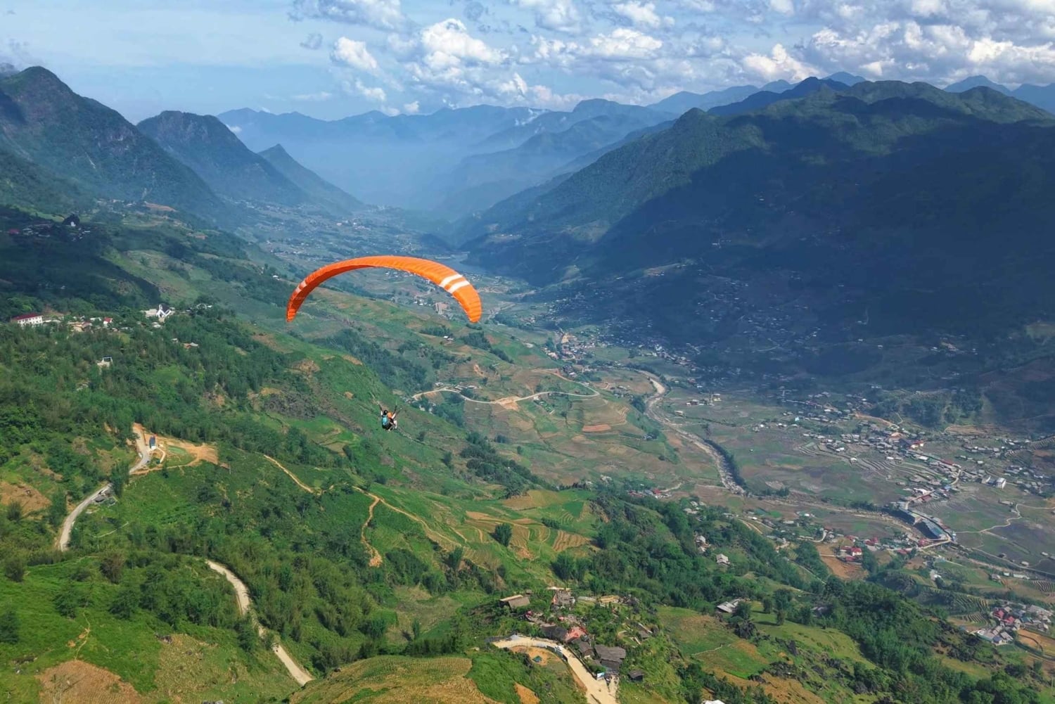 Fly Sapa: Höchster Gleitschirmflug mit Abholung und Rücktransport