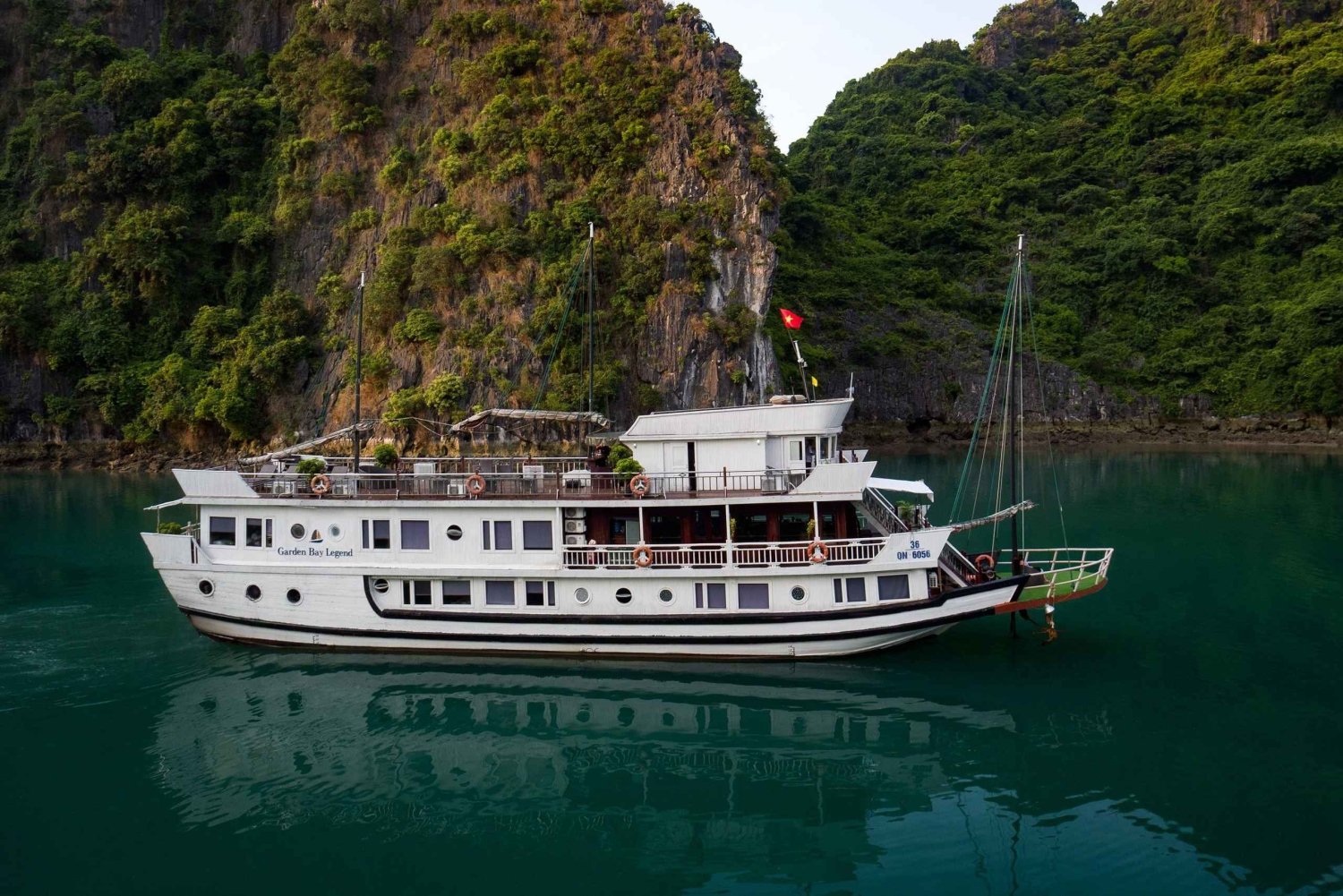 Fra Ninh Binh: 2-dagers cruise i Bai Tu Long-bukten med måltid og guide
