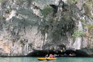 De Ninh Binh: cruzeiro de 2 dias pela baía de Bai Tu Long com refeições e guia
