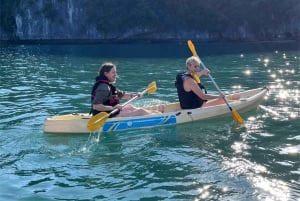 キャットバ発：日没とともに生物発光プランクトンカヤックツアー