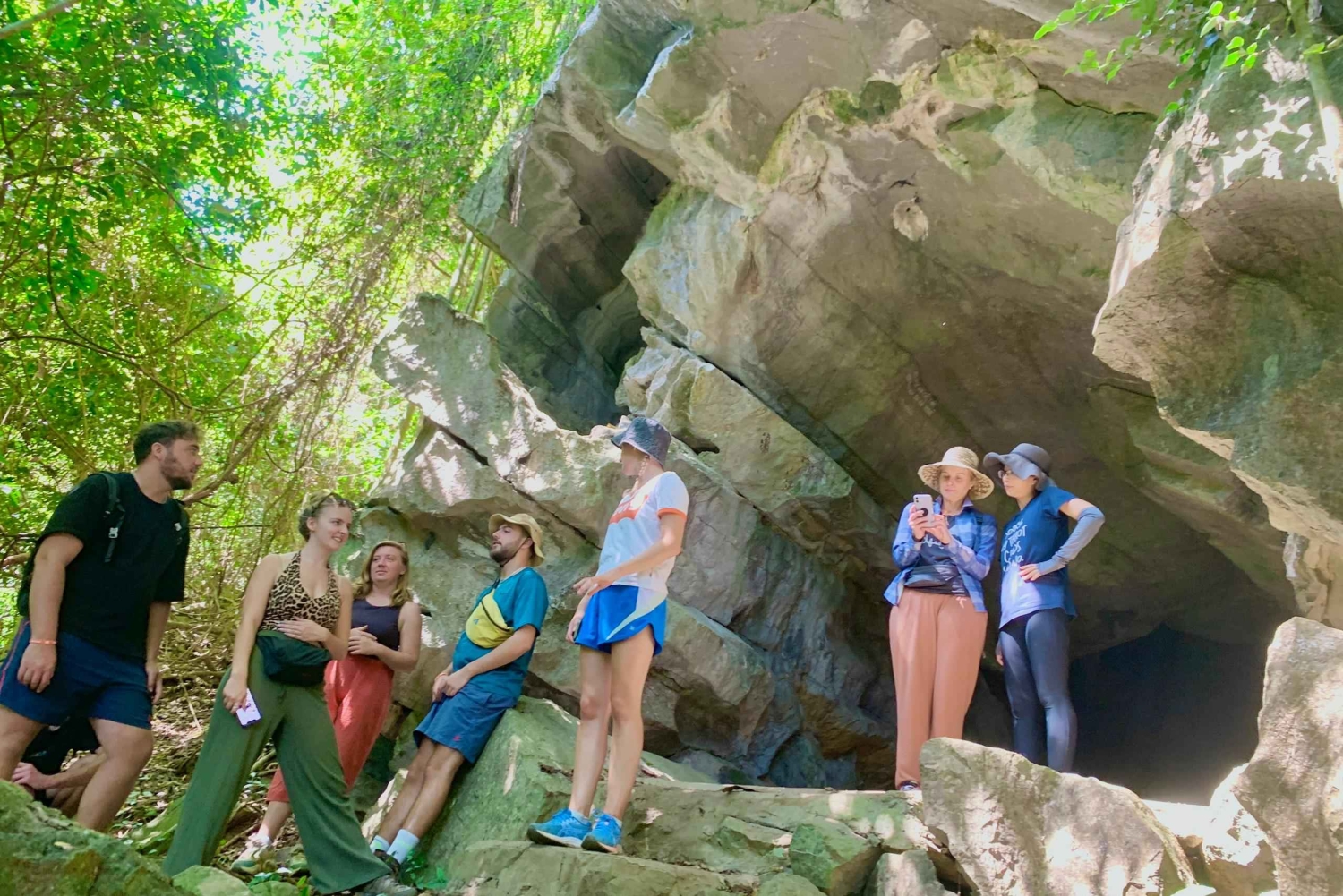 Dall'isola di Cat Ba: trekking, bici e kayak nel parco nazionale
