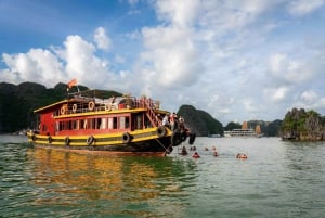 Cat Ba/Hanoi: Lan Ha ja Monkey Island -koko päivän veneretki