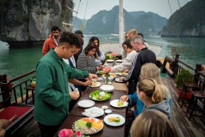 Depuis Hanoi/Cat Ba : Excursion en bateau d'une journée dans la baie de Lan Ha