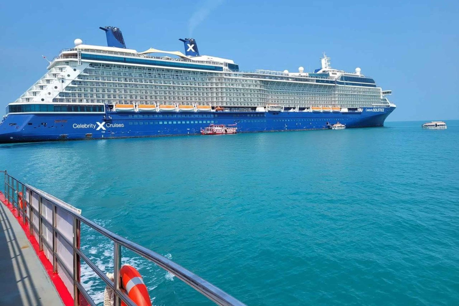 Depuis le port de Chan May : vers le pont d'or ou la ville de Hoi An en voiture