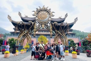 Da Da Nang: Trasferimento e tour in autobus delle colline di Ba Na e del Ponte d'Oro