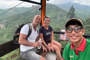 Da Da Nang: Trasferimento e tour in autobus delle colline di Ba Na e del Ponte d'Oro