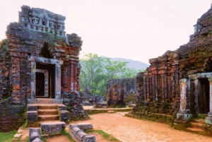 From Da Nang: My Son Sanctuary Guided Tour with Lunch