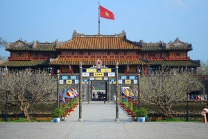 Fra Da Nang: Envejs shuttlebus til Hue