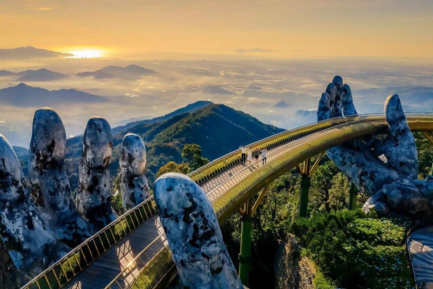 From Da Nang or Hoi An: Ba Na Hills Golden Bridge Tour
