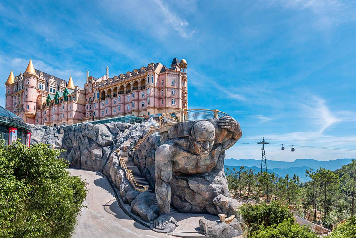 From Da Nang or Hoi An: Ba Na Hills Golden Bridge Tour