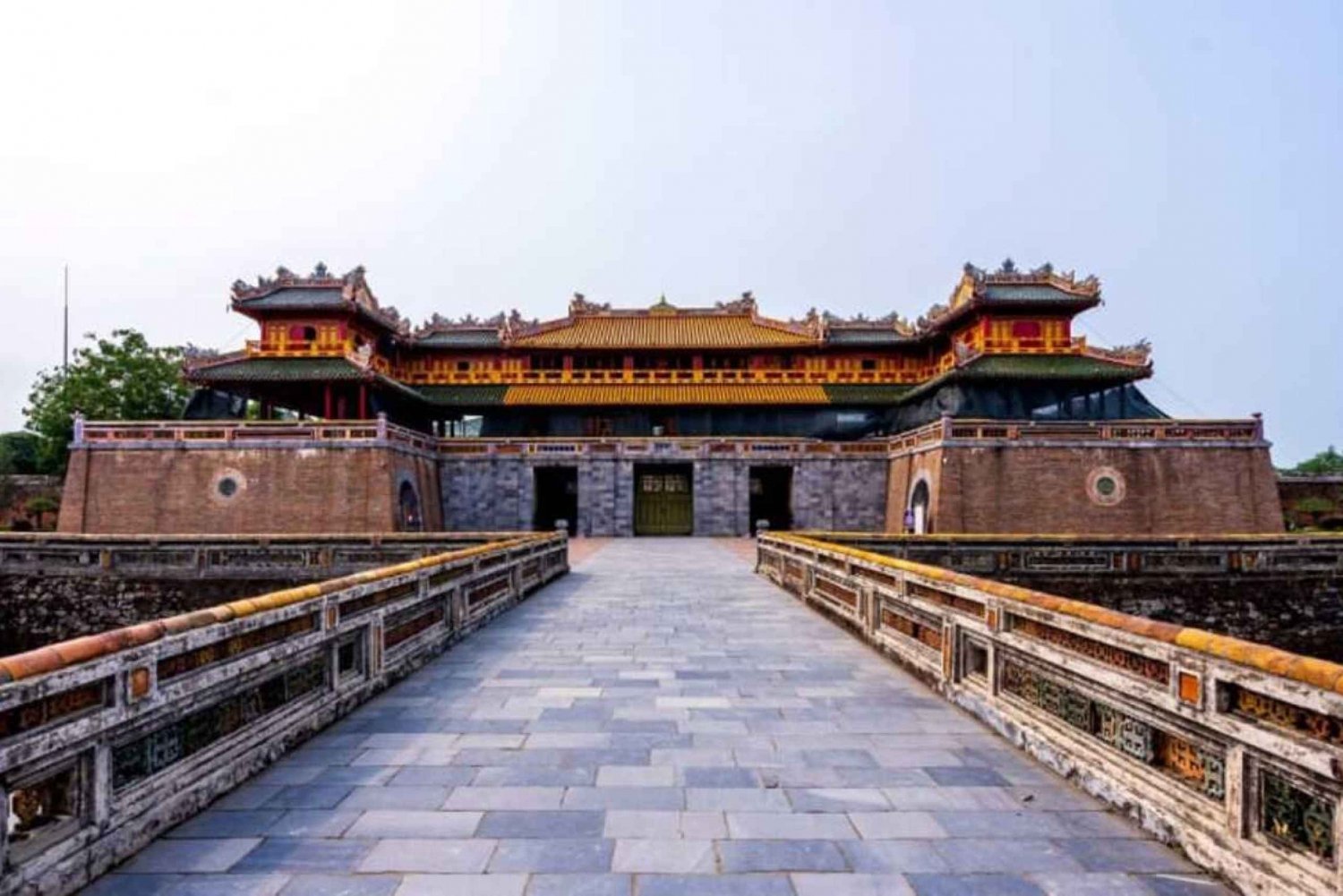 Visiting-the-Imperial-City-of-Hue