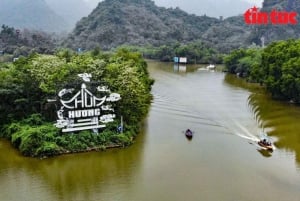 Z Ha Noi: Pagoda Perfumowa - jedna z najświętszych pagód