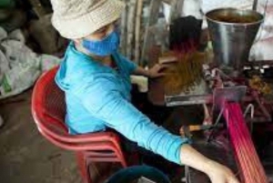 Hanoi:Private Tour Quang Phu Cau Incense Village,local lunch