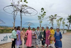 ハロン港発：ハロン湾4時間ボートツアー