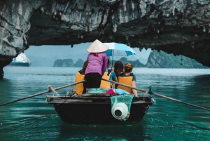 From Hanoi: 1-Day Ha Long Bay Luxury Cruise with Jacuzzi