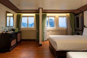 From Hanoi: 2-Day Bai Tu Long Bay Luxury Cruise with Jacuzzi