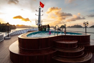 Desde Hanoi: Excursión de 2 días en crucero con balcón privado y bañera