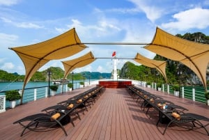 Fra Hanoi: 2-dagers cruisetur med privat balkong og badekar