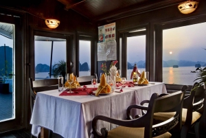 From Hanoi: 2-Day Ha Long Bay Cruise with Activities