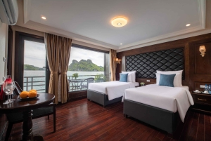 Fra Hanoi: 2-dagers Halong- og Lan Ha-bukten La Pandora-cruise