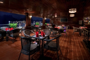 Fra Hanoi: 2-dagers Halong- og Lan Ha-bukten La Pandora-cruise