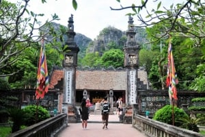 From Hanoi: 2-Day Ha Long Bay Tour with Ninh Binh and Cruise