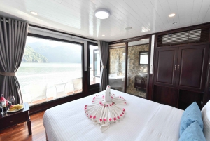 Fra Hanoi: 2-dagers Halong Sapphire-cruise med balkonghytte