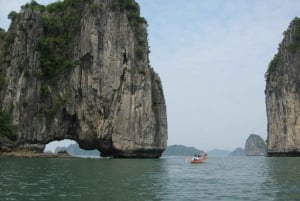 From Hanoi: 2-Day Lan Ha Bay 5-Star Cruise with Balcony
