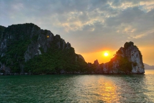 From Hanoi: 2-Day Lan Ha Bay 5-Star Cruise with Balcony
